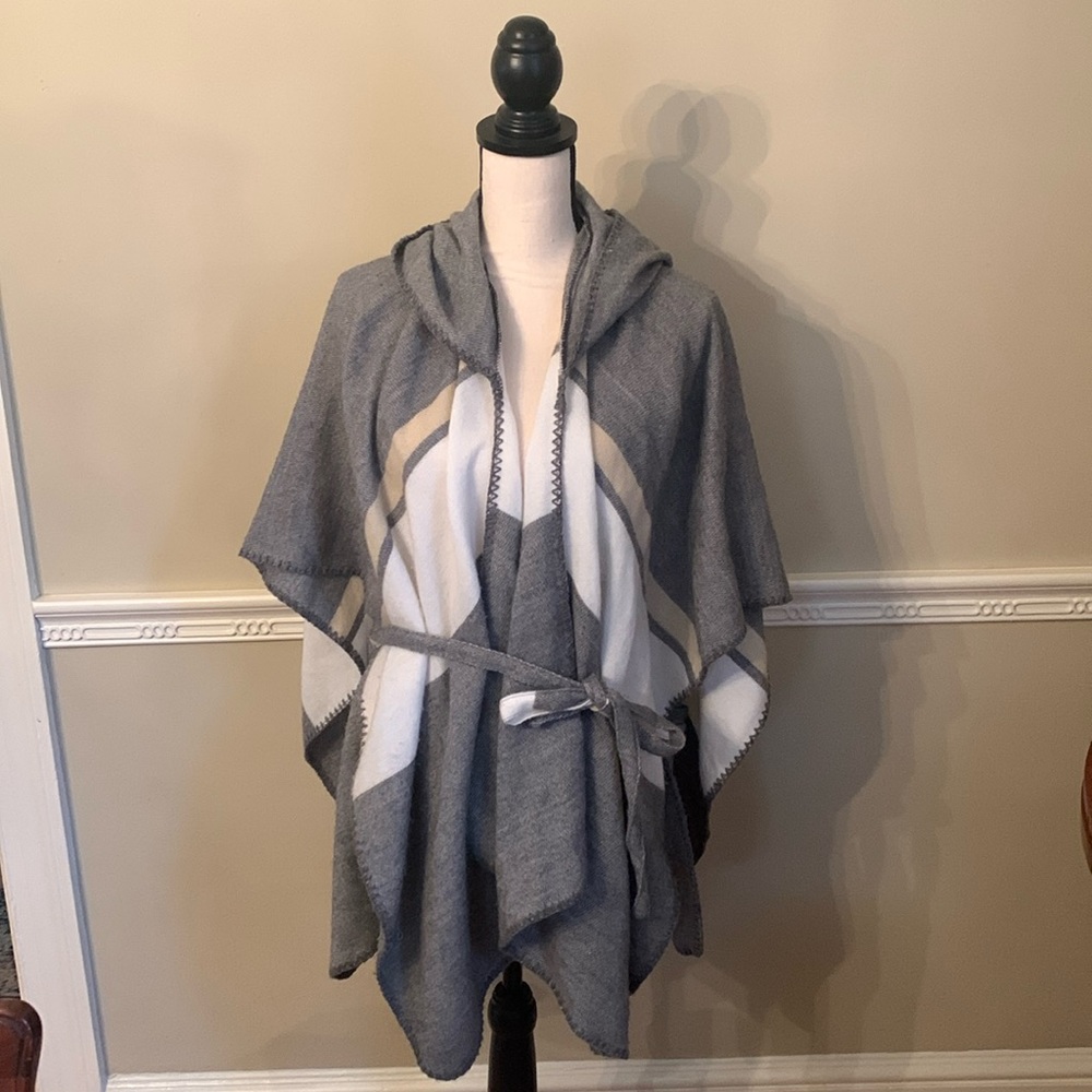Women’s Beautiful Wrap with Hood. One Size